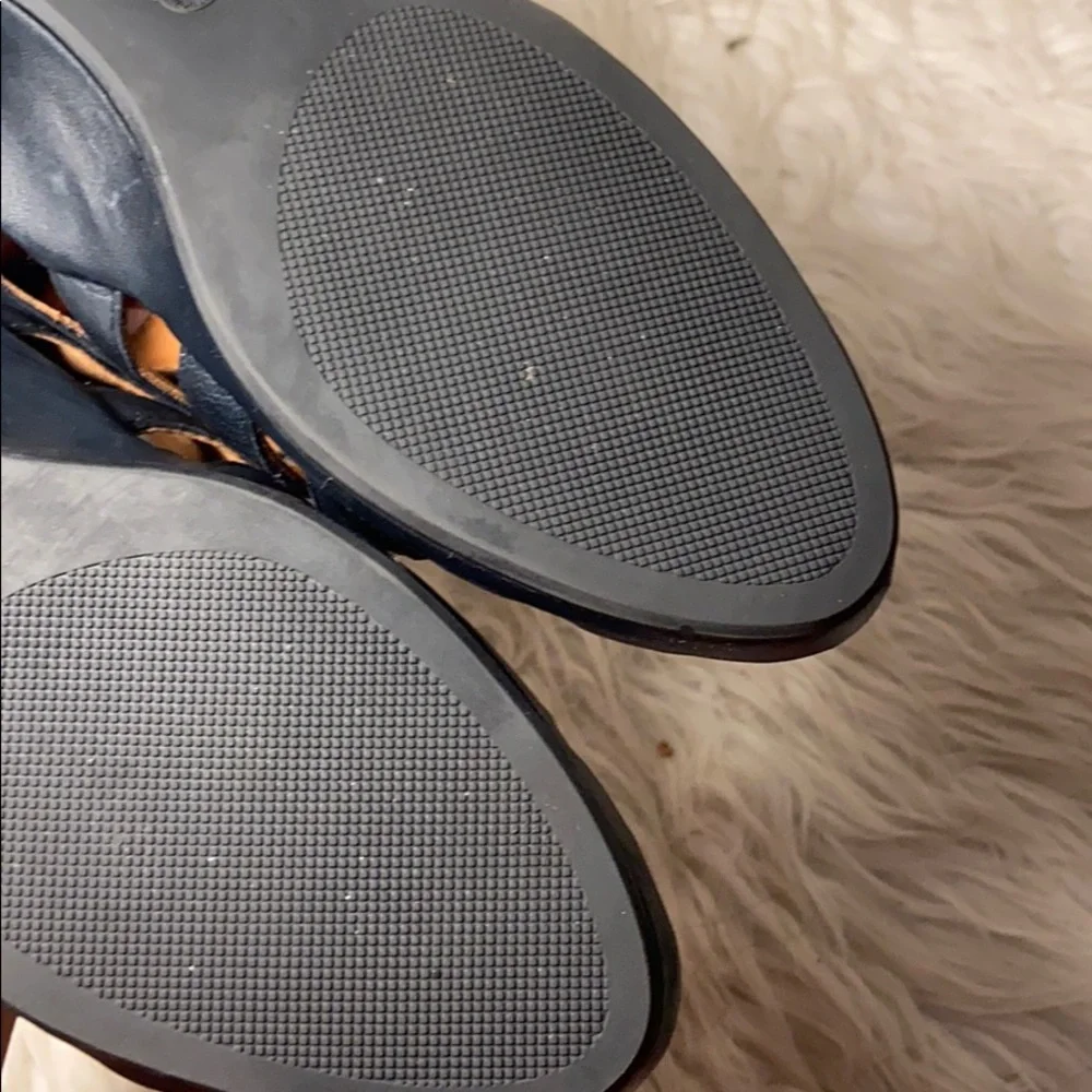 L’Amour DesPieds Leather Wedges